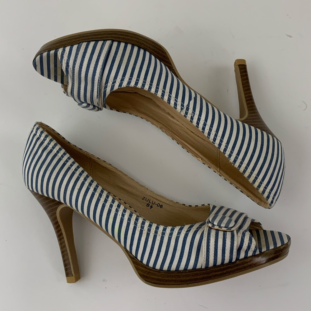 GoMax Zulu Striped Peep Toe Pumps